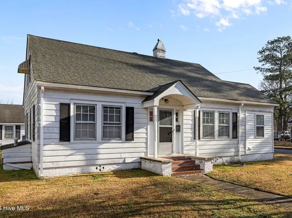 3612 E Wilson Street, Farmville, NC 27828