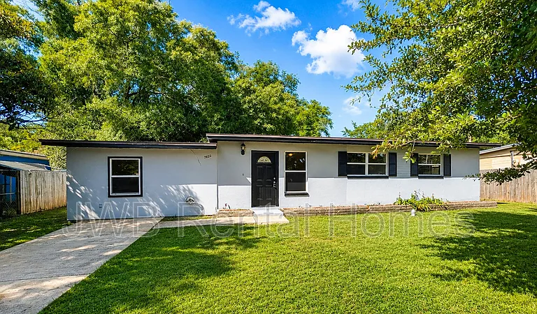7822 Dubois Dr — Photo 1