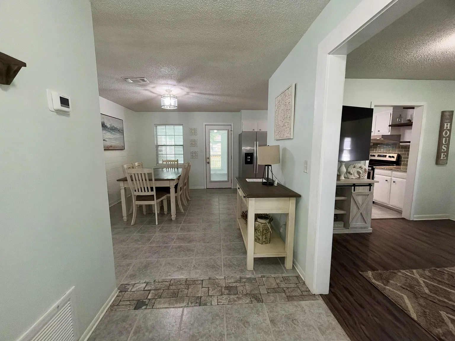 5 bed, 1675 sqft, $3,100 — Photo 4