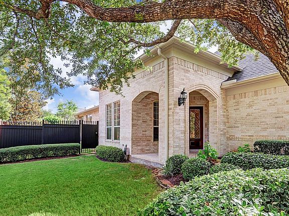 3rd image of 11203 English Rose Ln