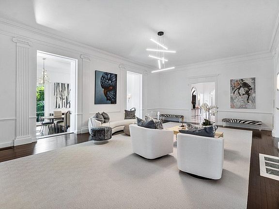 4th image of 100 Regents Park Rd