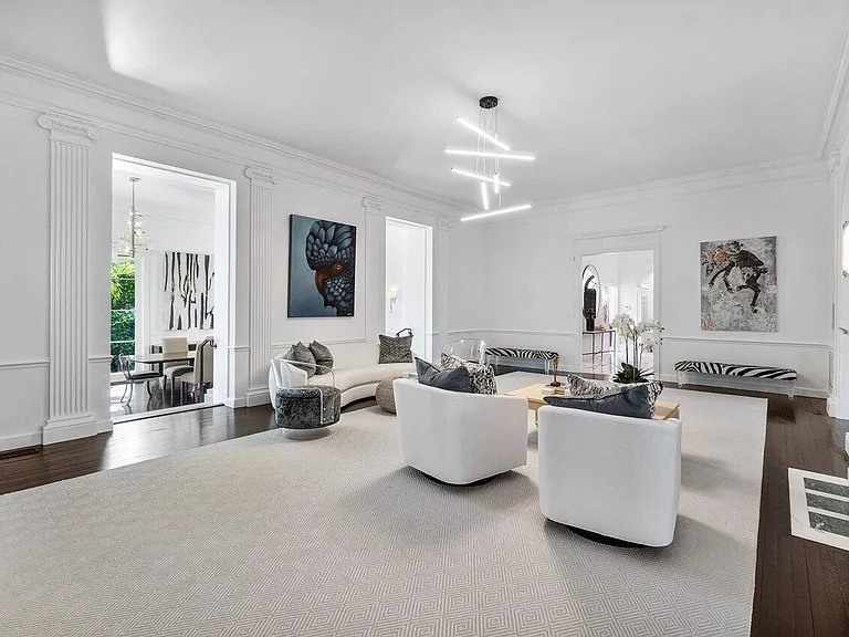 100 Regents Park Rd — Photo 4