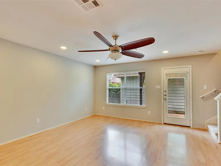 2212 Melissa Oaks Ln — Photo 12