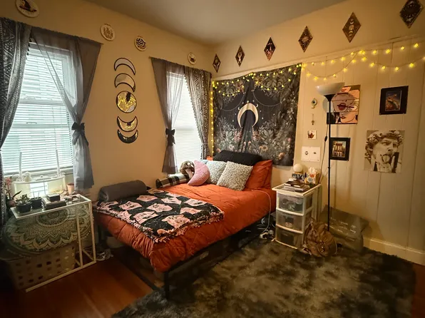 129 Dudley St #2, Cambridge, MA 02140