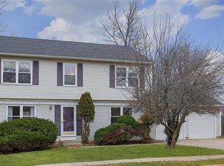 4 Boxwood Ct, Edison, NJ 08820