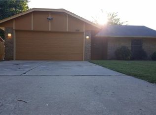 508 Woodland Dr, Midwest City, OK 73130