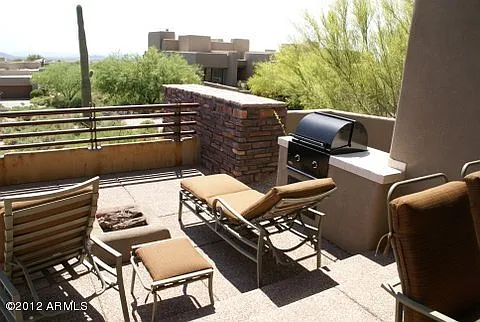 3 bed, 3.0 bath, 2420 sqft, $3,500 — Photo 3