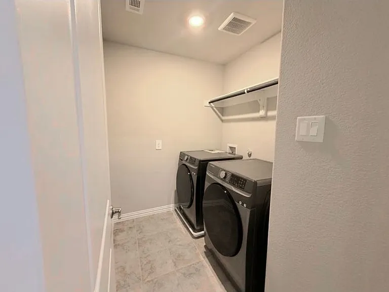 3313 Sedge Grass Dr — Photo 12