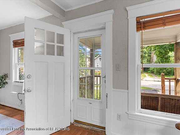 3rd image of 127 N Hayford Ave
