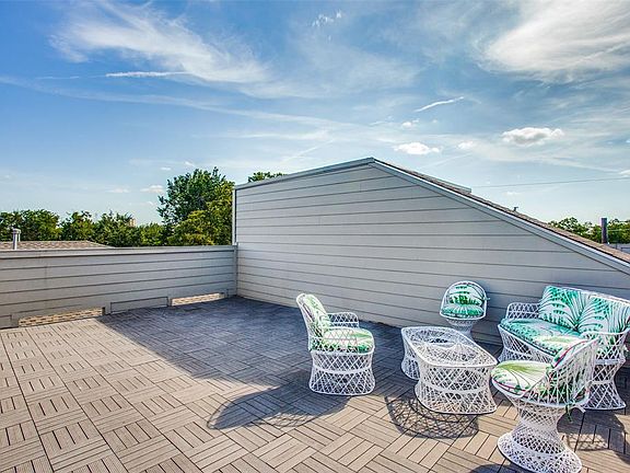 4th image of 1931 Euclid Ave #3