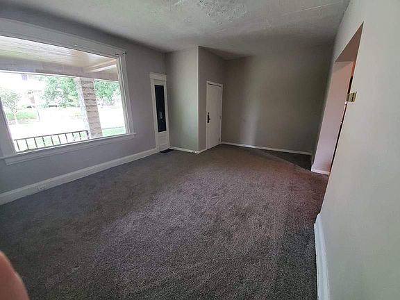 3rd image of 302 S Wayne Ave #2