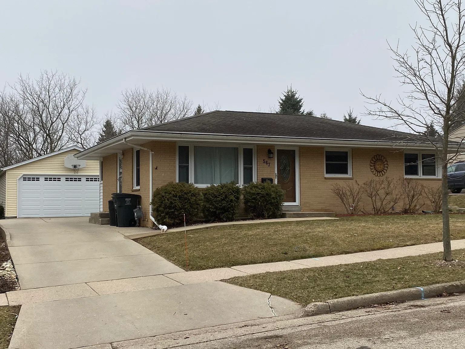 567 Briody St photo 1