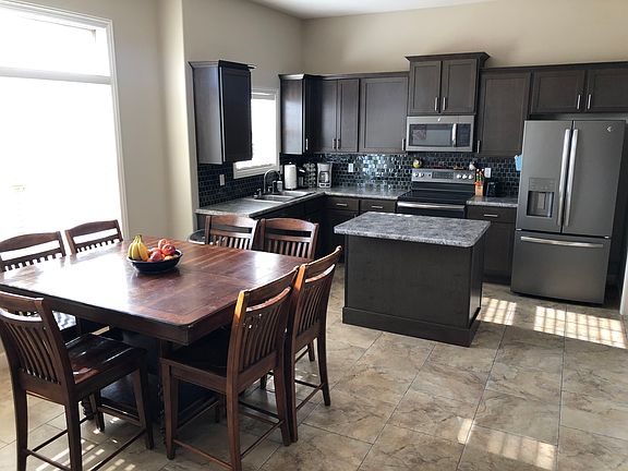 3rd image of 603 Armitage Dr