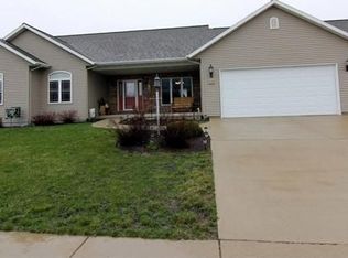 171 Deer Run Dr, Fall River, WI 53932