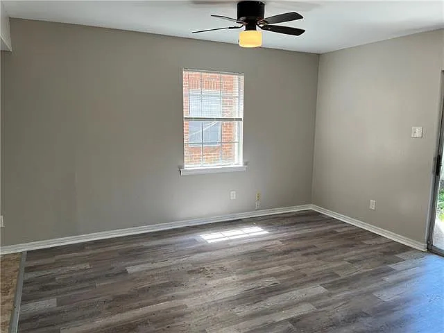 4031 Georgetown Dr — Photo 2