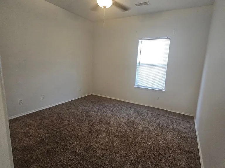 5325 Caprock Ct NE — Photo 8