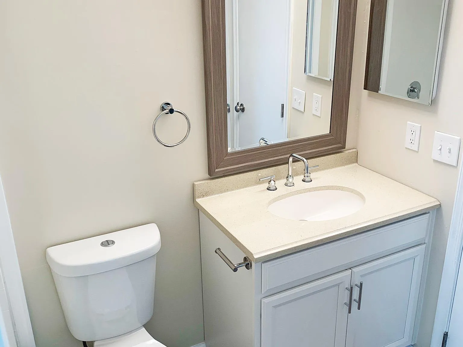 2 bed, 974 sqft, $2,265 — Photo 4