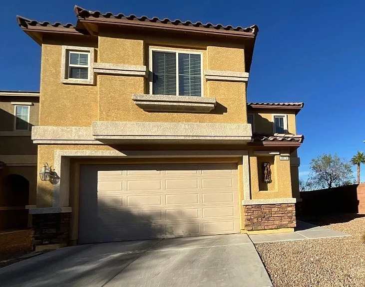 1074 Valley Light Ave — Photo 1