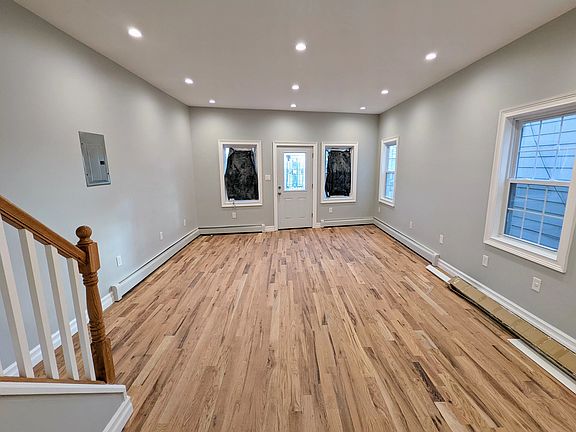 3rd image of 14219 Foch Blvd