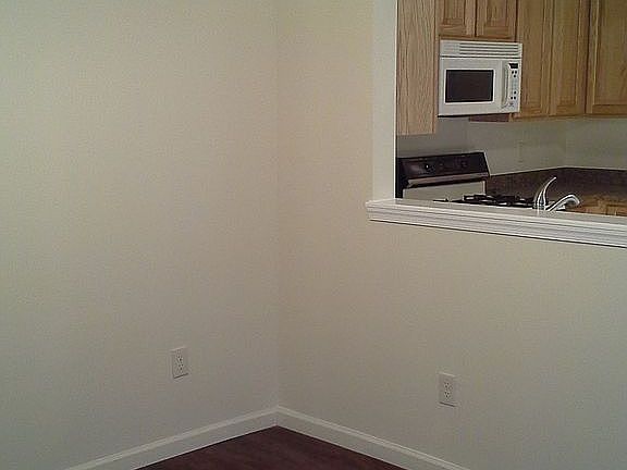 2nd image of 818 Cumberland St