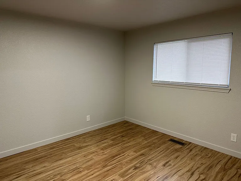 237 Clark Ter — Photo 14