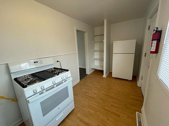 3rd image of 33112 Alaska Ct