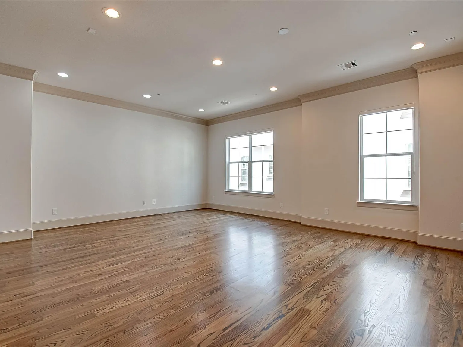 2 bed, 2.5 bath, 1462 sqft, $2,800 — Photo 4