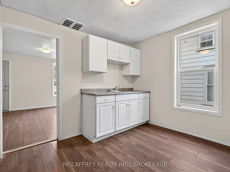 45 Isabella St E — Photo 8