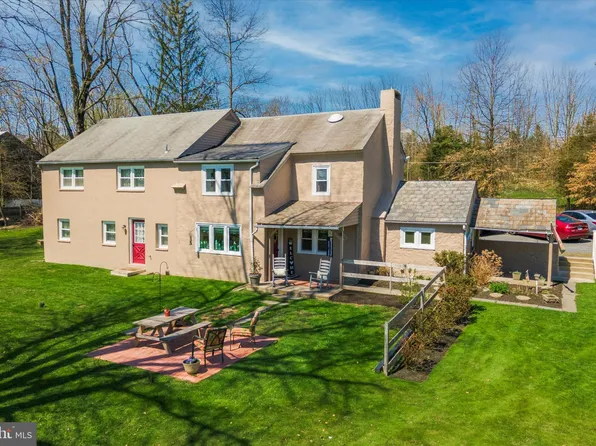 304 Farmers Ln, Sellersville, PA 18960