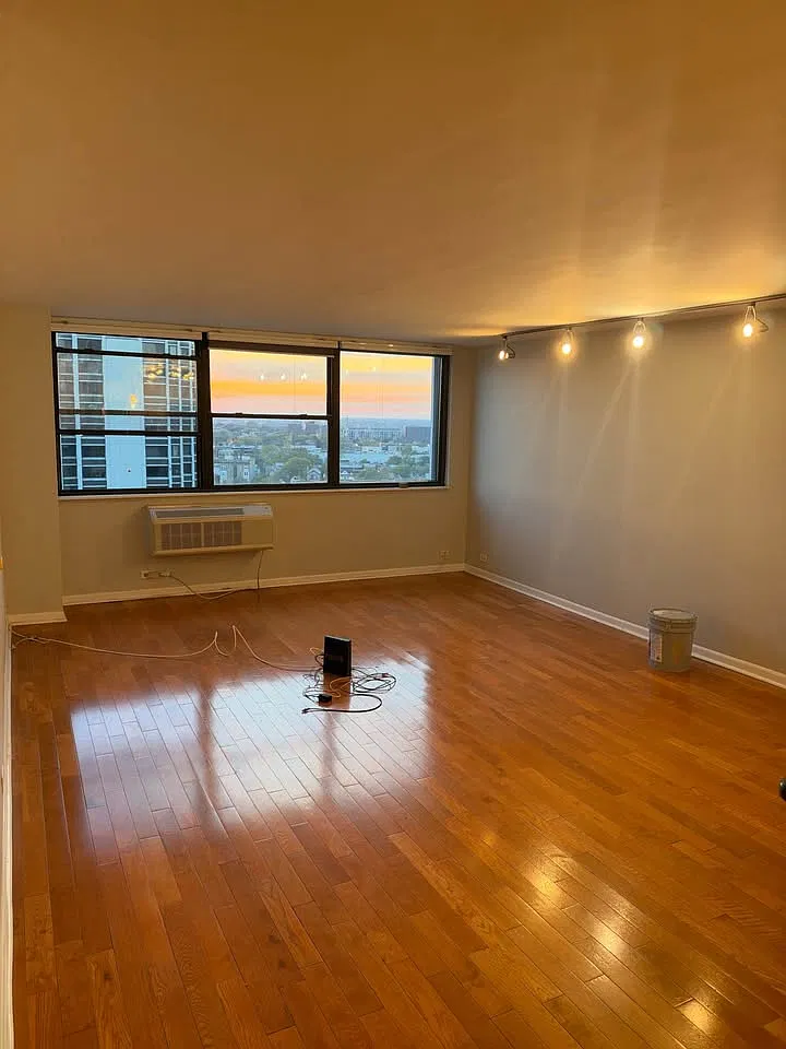 1 bed, 735 sqft, $2,600 — Photo 2