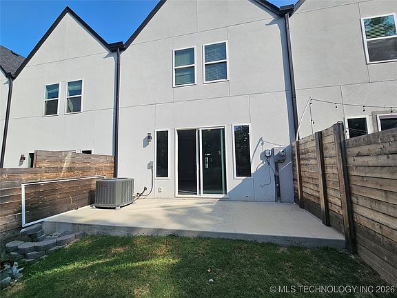 2nd image of 3416 Redbud Ln