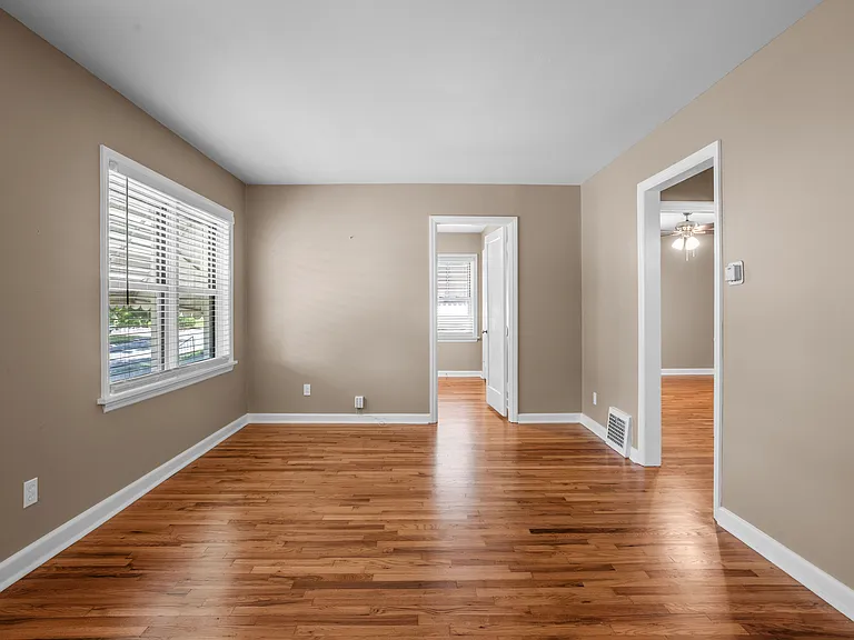 10335 Saint Henry Ln — Photo 15