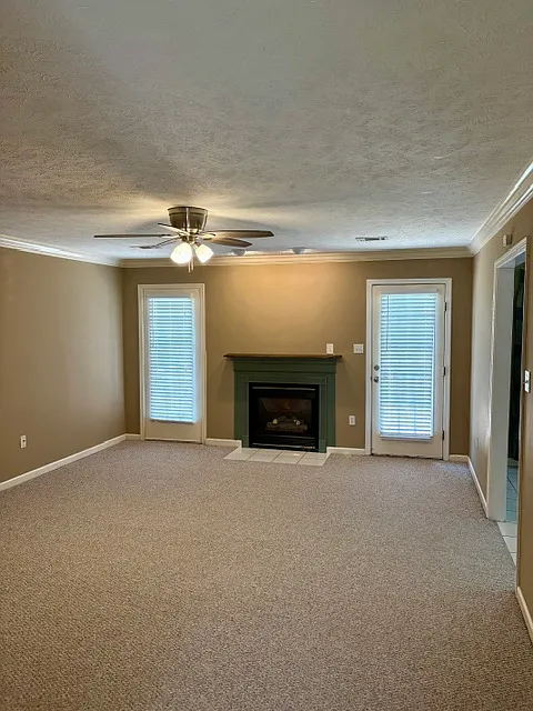 195 Peach St — Photo 3