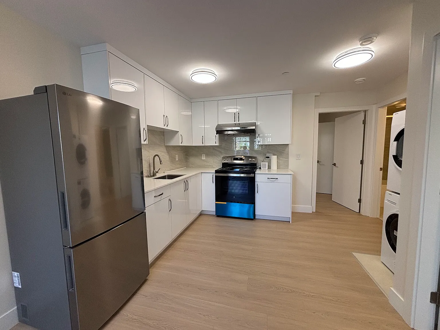 2 bed, 650 sqft, $2,150 — Photo 4