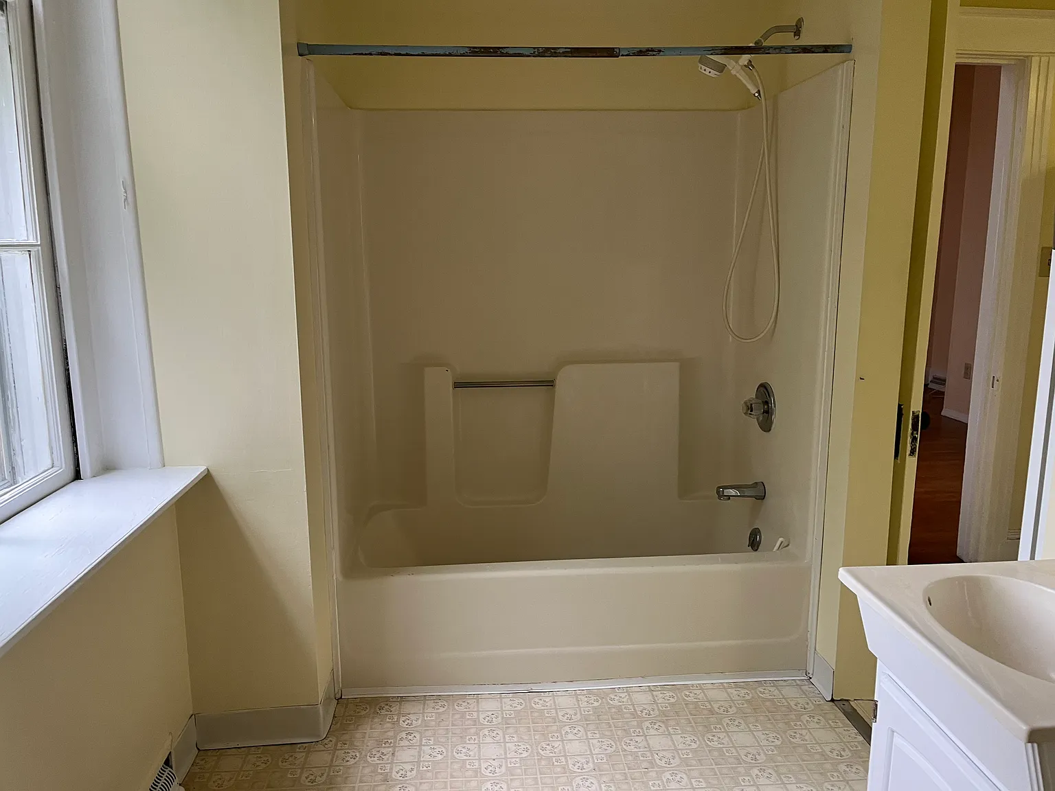 1 bed, $945 — Photo 3