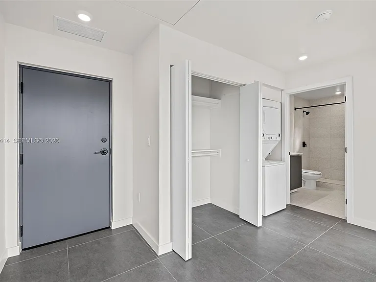 315 NW 32nd St #301 — Photo 7
