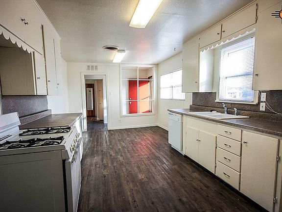4th image of 1020 E 5th St