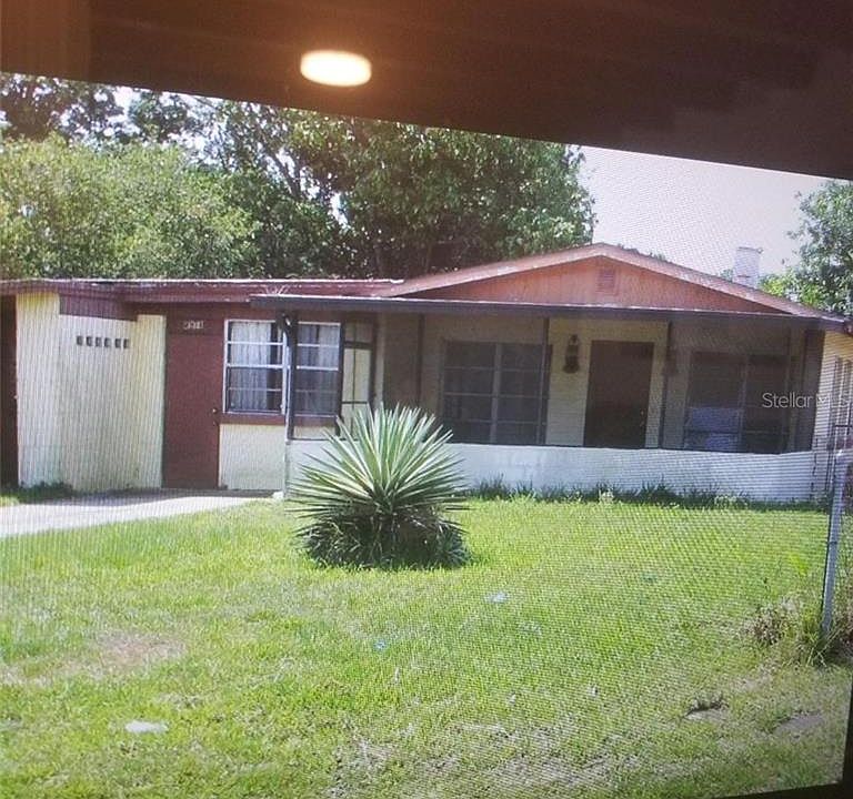 2nd image of 4918 Anzio St