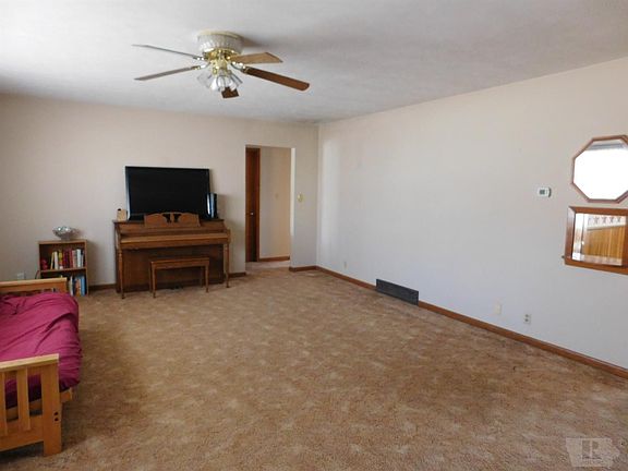 2nd image of 803 Urbandale Dr