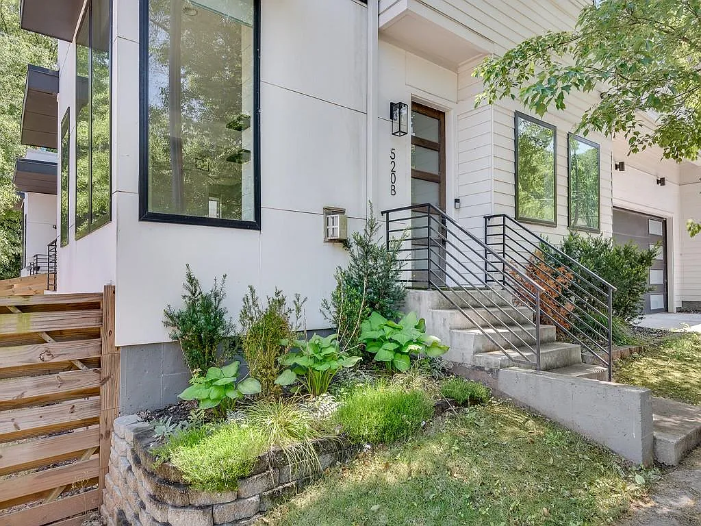 Building Photo - 520 Wabash Ave NE #B