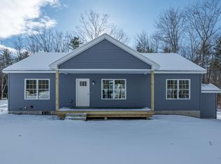 42 Bracken Woods Road, Raymond, ME 04071