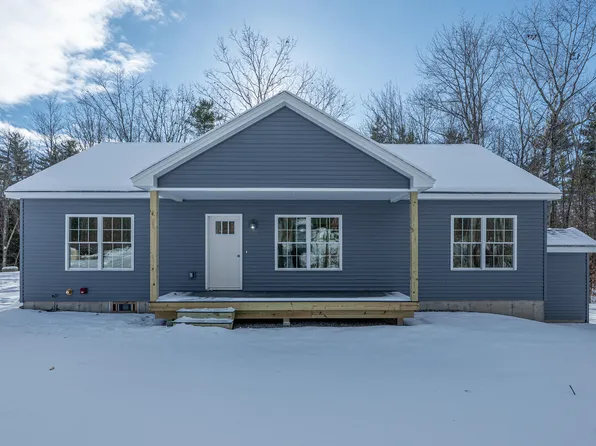42 Bracken Woods Road, Raymond, ME 04071