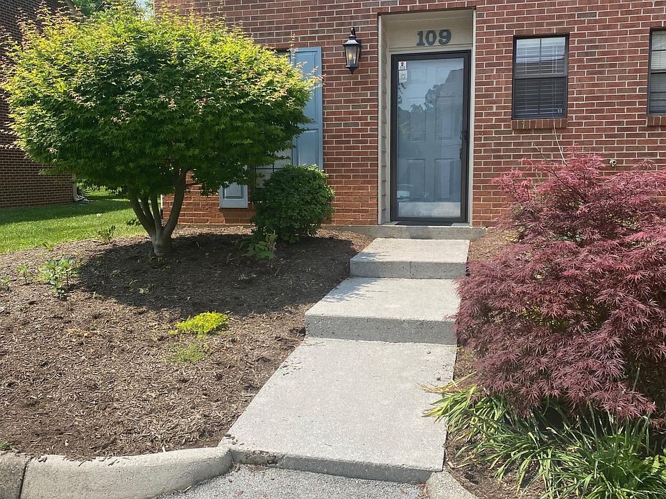 1st image of 109 Lansdowne Dr