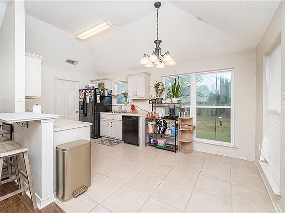 5th image of 70408 3rd St