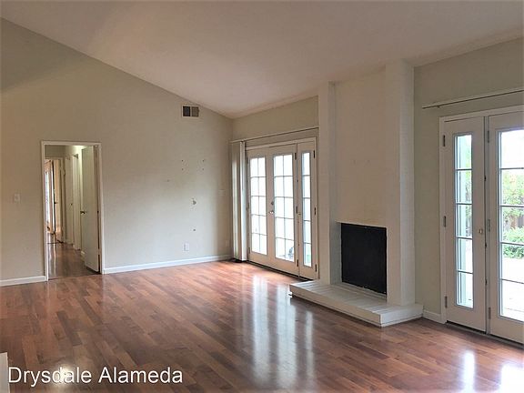 4th image of 3555 Magnolia Dr