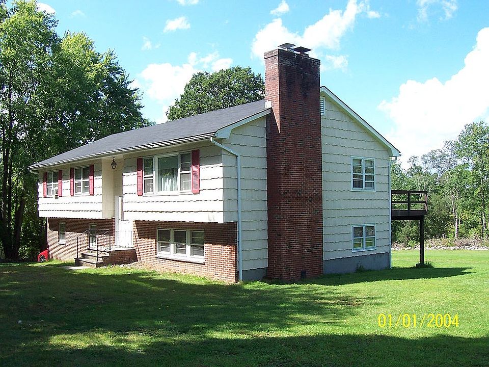 2nd image of 2 Valley Pond Rd