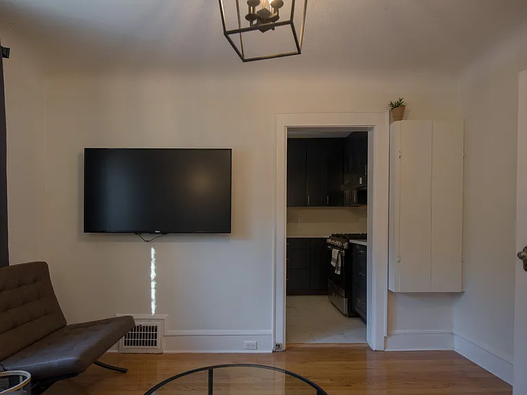 856 Bronson Ave — Photo 57