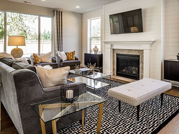 Cozy Gathering Room