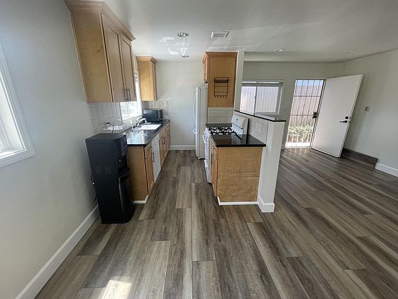 Kitchen space with excellent lighting