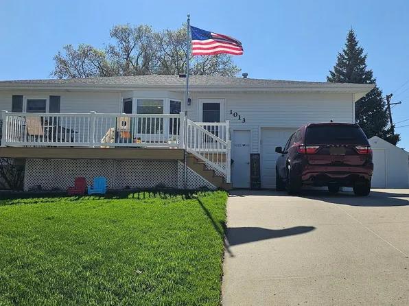 1013 5th Ave NW, Mandan, ND 58554